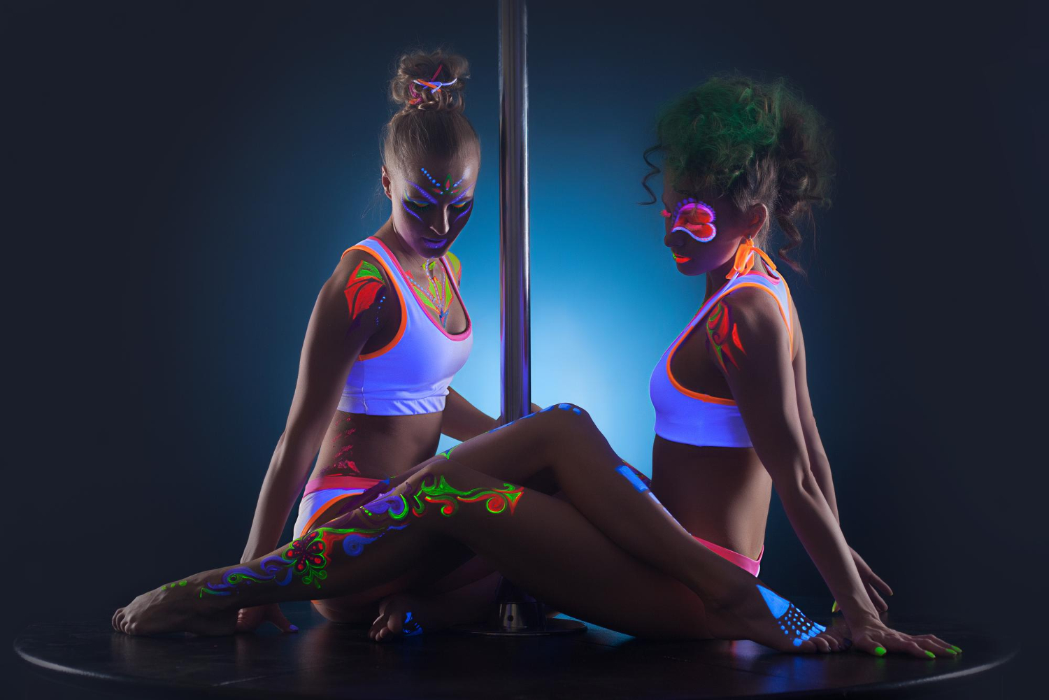 Strip-Tease et art corporel: fusion sensuelle des performances érotiques