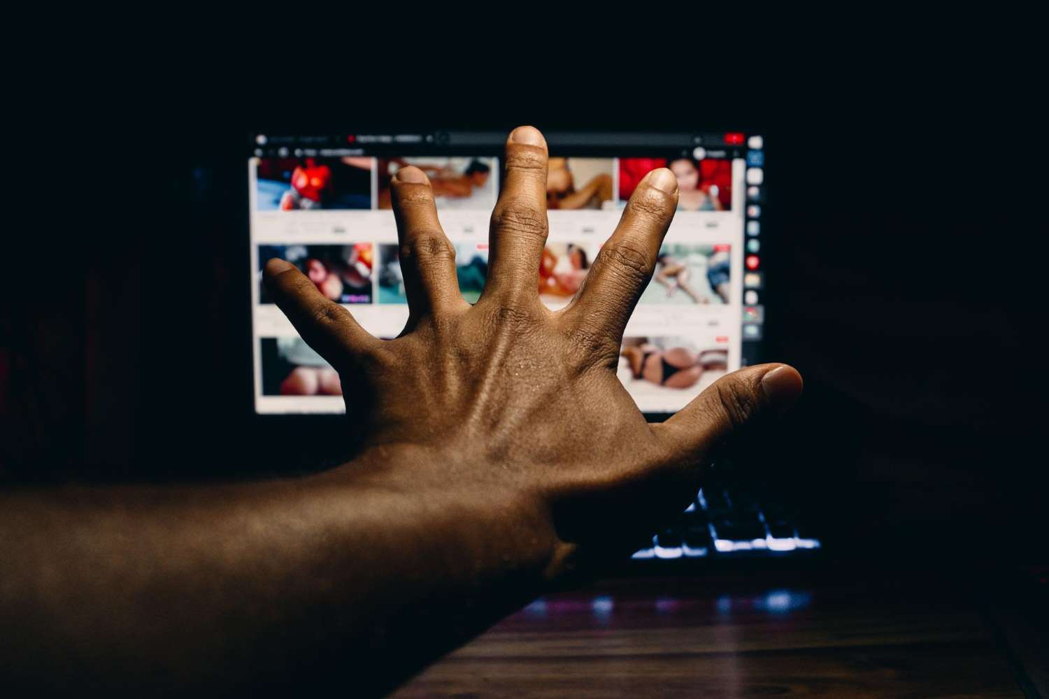 Plongée dans l’univers du streaming érotique : tendances et plateformes incontournables